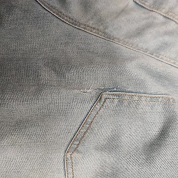 Mavi Pantolonun Kalitesizliği Ve Hızlı Yıpranma Sorunu