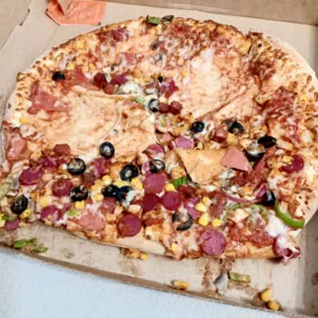 Soğuk Ve Dağınık Pizza, İlgisiz Müşteri Hizmetleri
