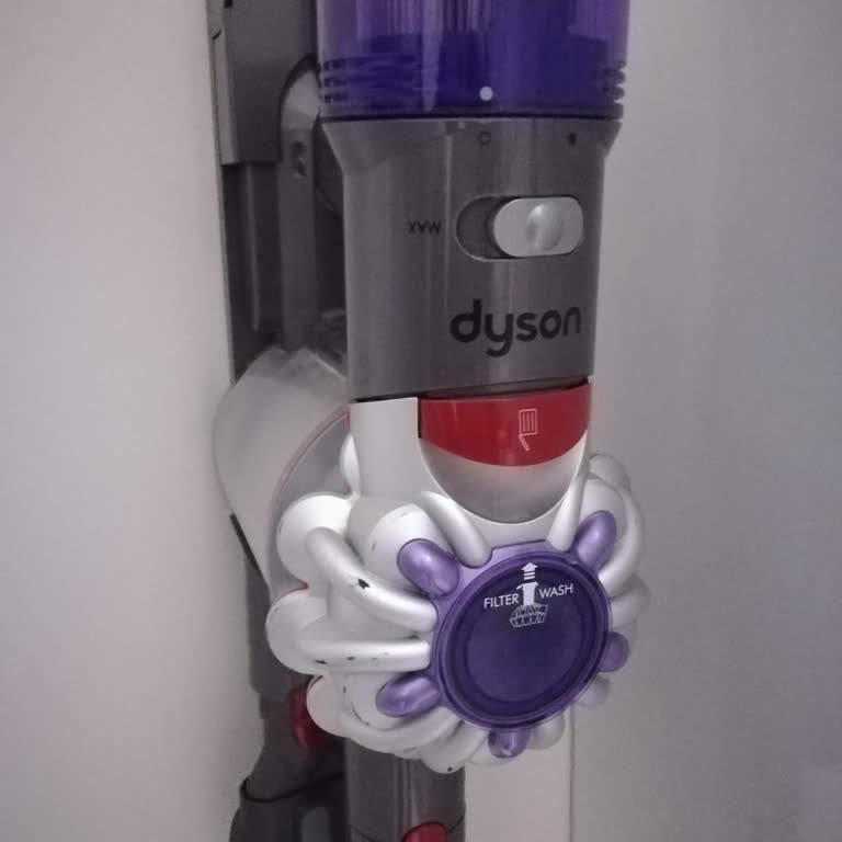 Dyson V8 Süpürge Max Modunda Kesik Kesik Çalışıyor
