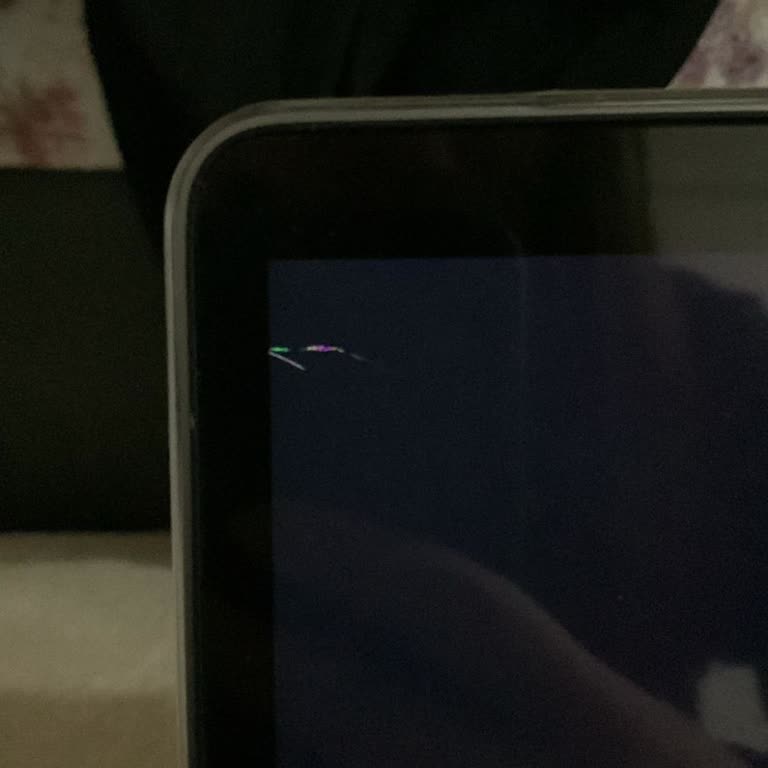 Macbook Air M1 Ekran Sorunu: Ses Var, Görüntü Yok!