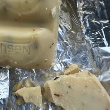 Son Tüketiciye Bozuk Ürün Satışı: Kurtçuklu Çikolata Skandalı