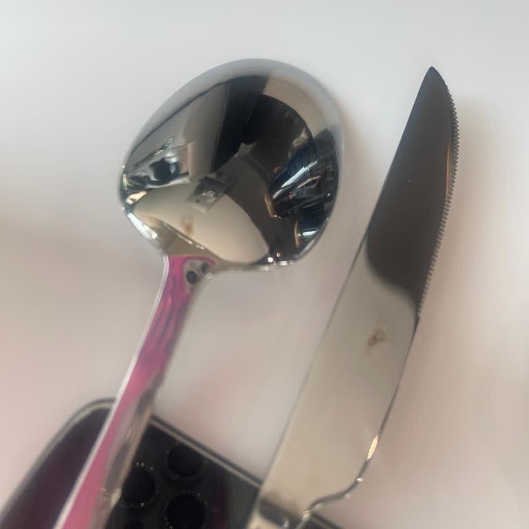 Karaca'dan Alınan Çatal Kaşık Takımı Paslandı