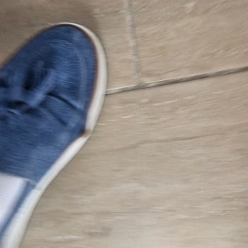 Ayakkabılarımın Yapıştırma Sorunu Ve İletişim Eksikliği