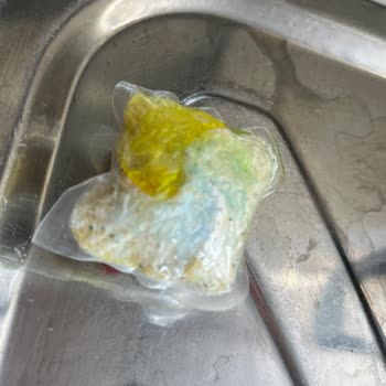 Fairy Platinum Tablets Leaking and Sticking Together – Half the Pack is Wasted