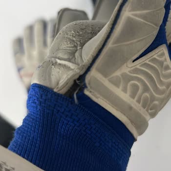 Decathlon Gloves Stitching Issue – Denied Warranty Despite Assurance