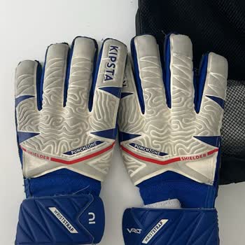 Decathlon Gloves Stitching Issue – Denied Warranty Despite Assurance