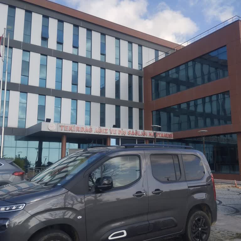 Hastane Personelinin İlgisizliği Ve Uzun Yemek Molaları