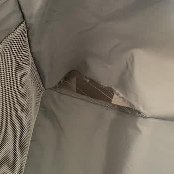 Joie Allura Park Yatak Kalitesizliği: Dikişler Kendiliğinden Sökülüyor