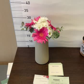 Yanlış Renk Çiçek Ve Geciken Teslimat Sorunu