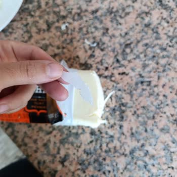 Tost Peynirinde Plastik Parçası Şoku