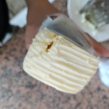 Tost Peynirinde Plastik Parçası Şoku