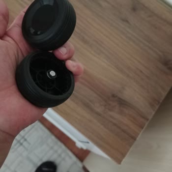 Bosch Süpürge Başlık Sorunu: Kırık Tekerlekler Ve Yetersiz Servis Desteği