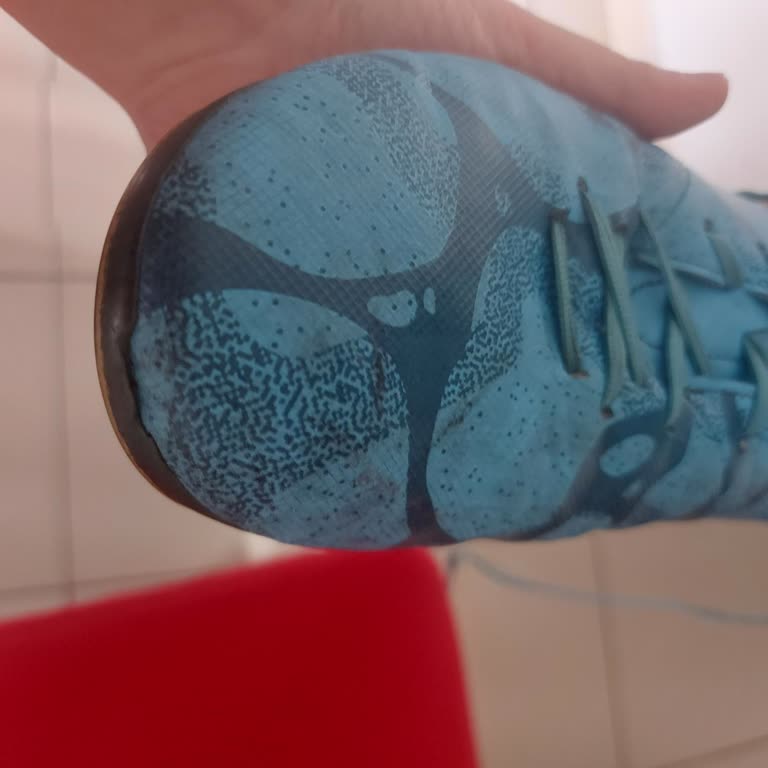 Decathlon Futbol Ayakkabısında Koku Ve Aşınma Sorunu