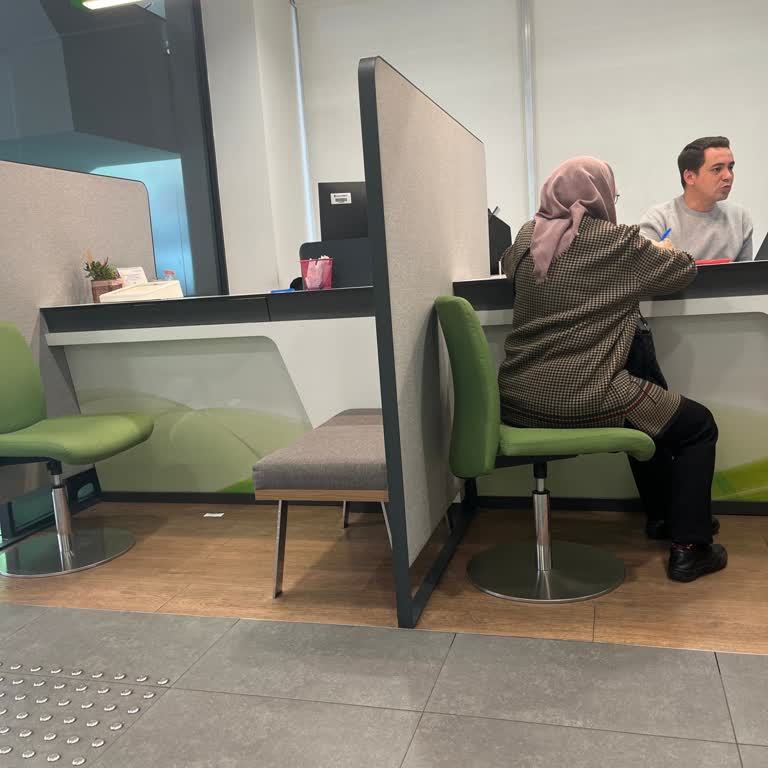 Garanti Bankası Şubesinde Yavaş Ve İlgisiz Hizmet