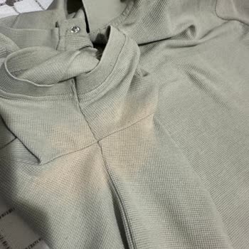 Head & Shoulders Old Spice Gel Deodorant Caused Stains on Clothes