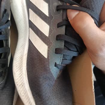 FLO Adidas Sportschuhe Garantieantrag abgelehnt Verbraucherfehler unklar