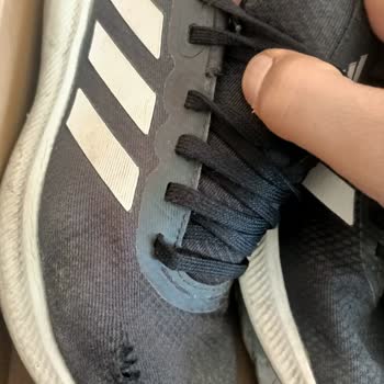 FLO Adidas Sportschuhe Garantieantrag abgelehnt Verbraucherfehler unklar