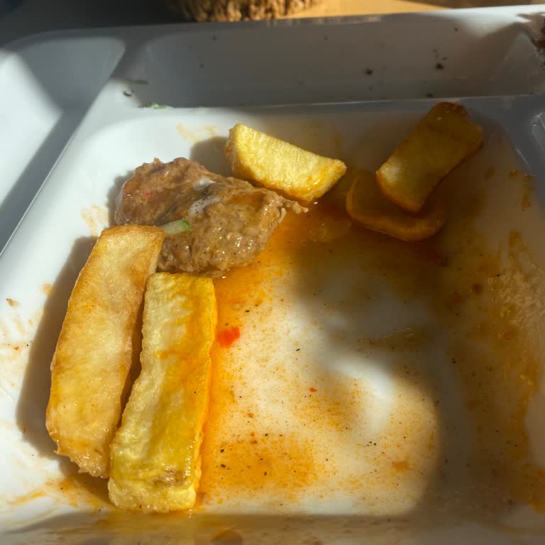 Vezneciler Yemekhanesinde Bayat Patates Sorunu