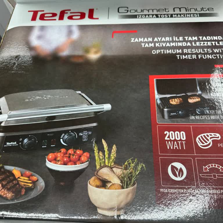 Bozuk Tost Makinesi Ve Yetersiz Mağaza Hizmeti