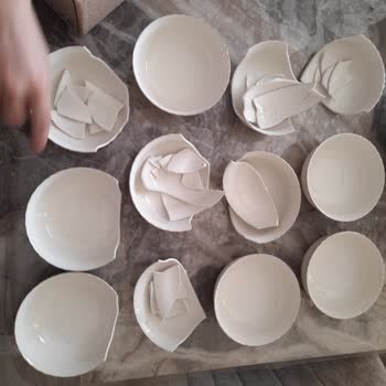 Burak Züccaciye Kırık Porselen Kabusu: İlgisizlik Ve Hüsran