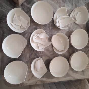 Burak Züccaciye Kırık Porselen Kabusu: İlgisizlik Ve Hüsran