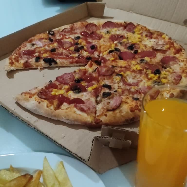 Domino's Pizza Soğuk Ve Lezzetsiz Pizza Deneyimi