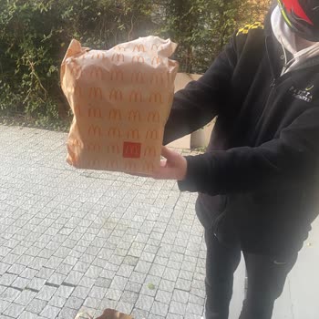 Getir'den McDonald's Siparişimde Hayal Kırıklığı: Geç Teslimat Ve Dökülen İçecek