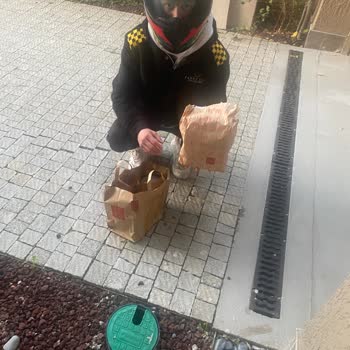 Getir'den McDonald's Siparişimde Hayal Kırıklığı: Geç Teslimat Ve Dökülen İçecek