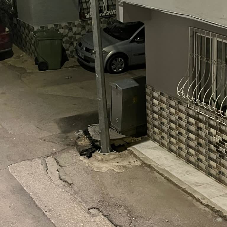 UEDAŞ'ın Kaldırılmayan Asfalt Enkazı