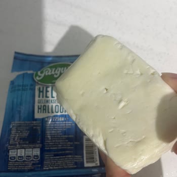 Hellim Peynirde Saç Ve Renk Sorunu