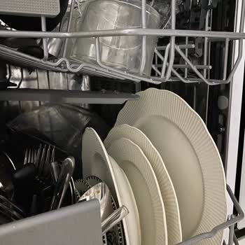 Bulaşık Makinesi Hayal Kırıklığı: Servis Tabağı Sorunu