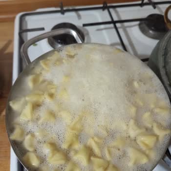 Aro Dondurulmuş Mantıdan Çıkan Şok Edici Sürpriz