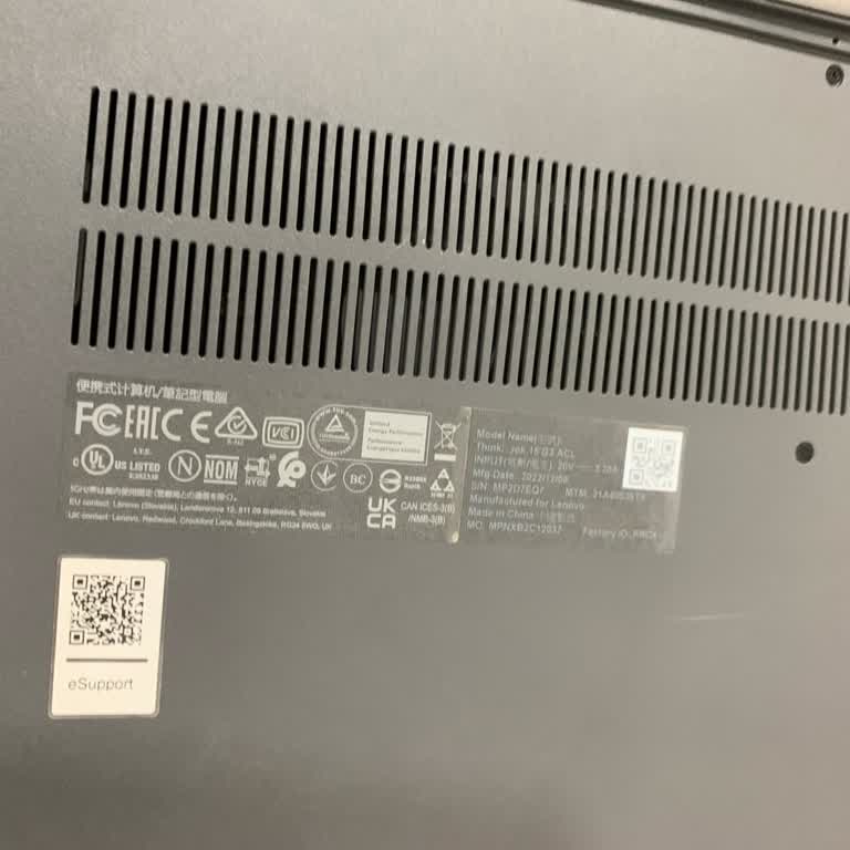 Lenovo Laptop Ekran Sorunu: Işıklar Yanıyor Ama Görüntü Yok