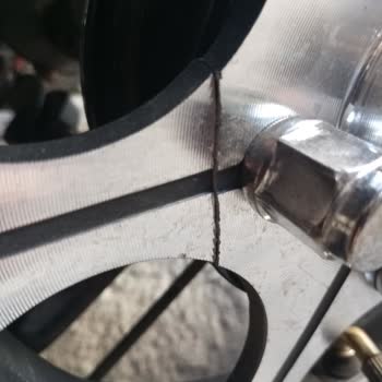 Küba Elektrikli Motor: Jant Stok Sorunu