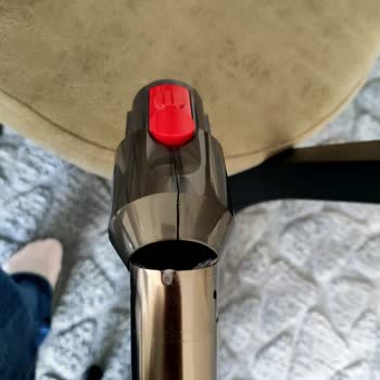 Dyson V12 Süpürgede Kronik Teleskopik Boru Sorunu