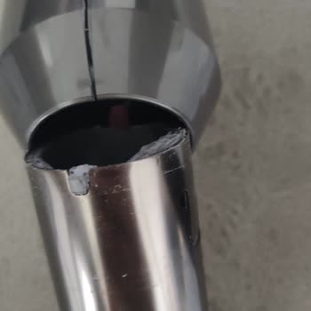 Dyson V12 Süpürgede Kronik Teleskopik Boru Sorunu