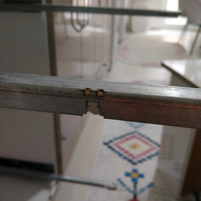 Samet A. Ş Çekmece Freni Sorunu: Tırnak Kırılması