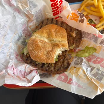Yanık Et Ve İlgisiz Hizmet