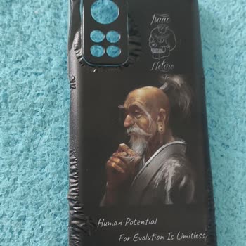 Kalitesiz Baskı Ve Kötü Koku: Hayal Kırıklığı Yaratan Telefon Kılıfı