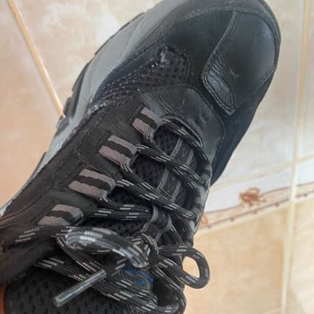 Skechers Ayakkabıda Beklenmedik Yırtılma Sorunu