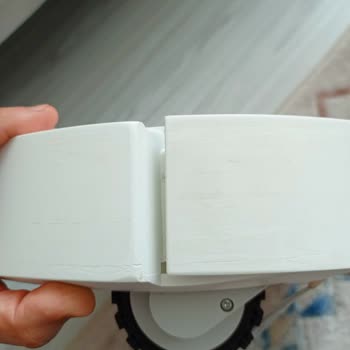Servis Sonrası Robot Süpürgemde Çizikler Ve Çatlaklar