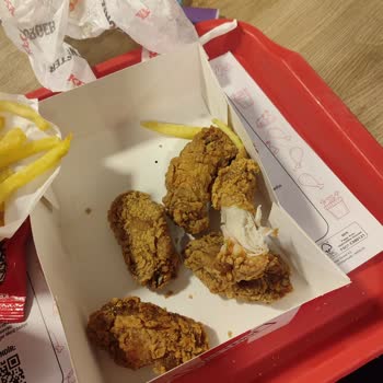 KFC'de Hayal Kırıklığı: Soğuk Ve Lezzetsiz Yemek