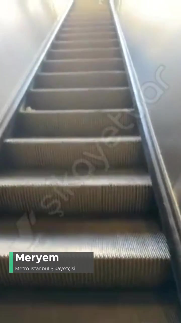 Menderes Metrosu Yürüyen Merdivenler Bozuk videonun kapak resmi