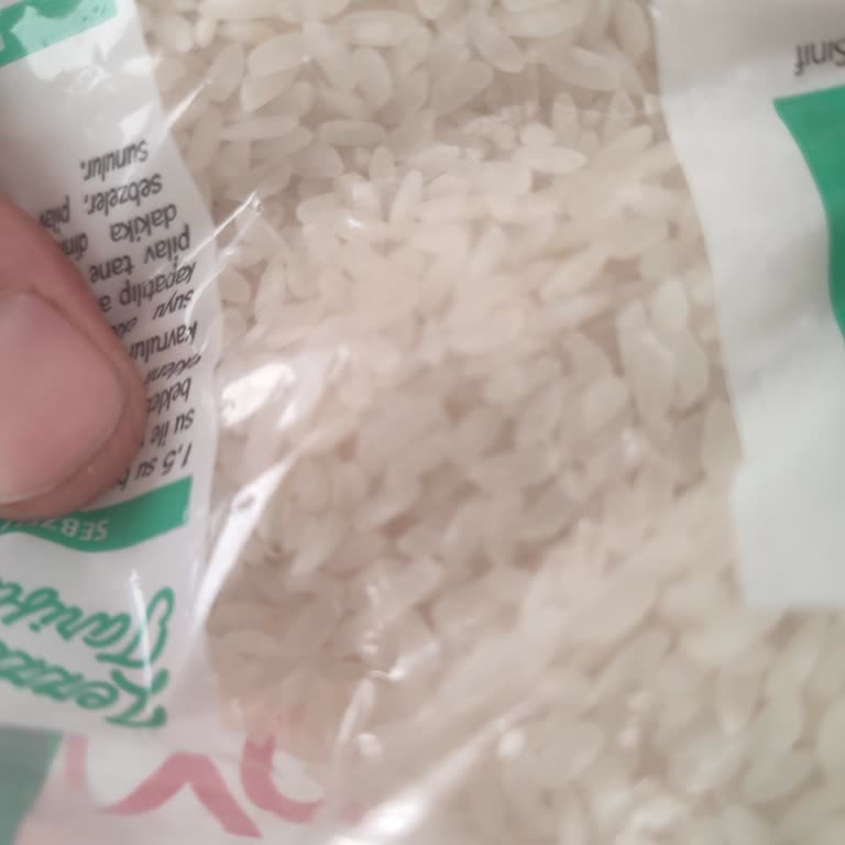 Pirinç Paketinde Kurtlar: Zehirlenme Riski