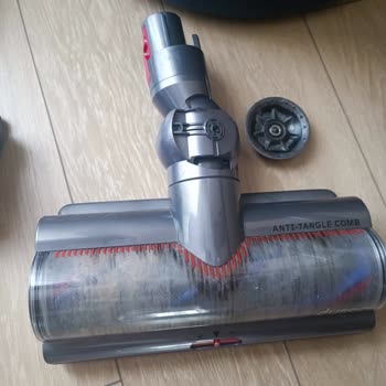 Dyson Süpürge Başlıklarında Kronik Tekerlek Sorunu