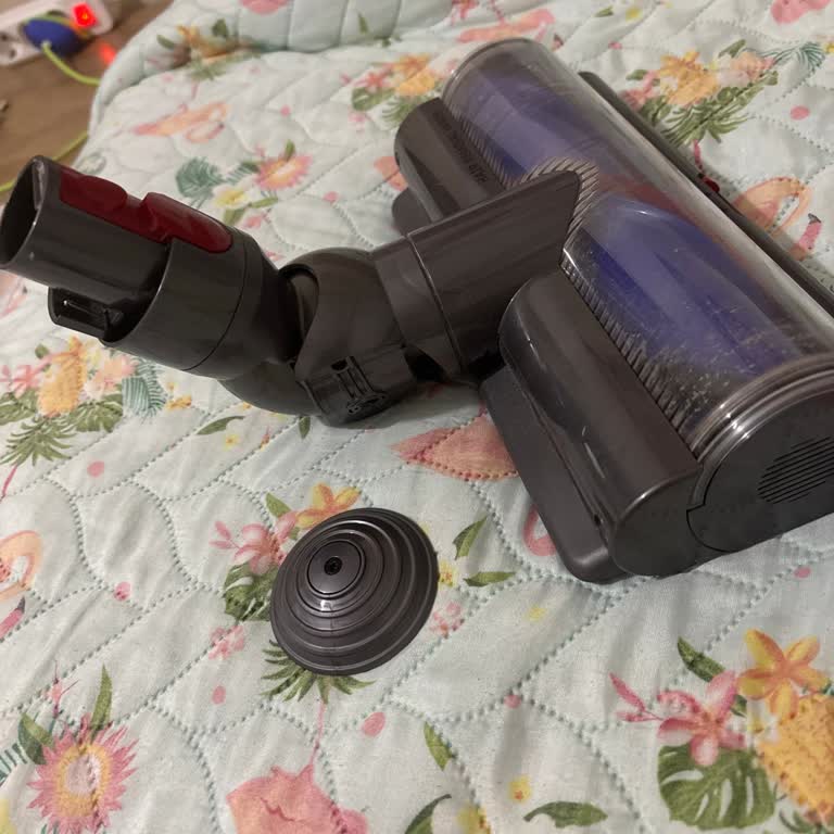 Dyson Süpürge Tekerleği İki Kez Kırıldı Ürün Hatalı Mı