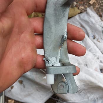 Awox Çamaşır Makinesi: Bitmeyen Kapak Menteşesi Sorunu