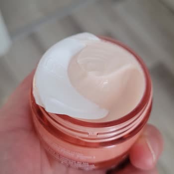Clinique Eye Moisturizer Arrived Leaking – Refused Exchange Due to Promotion