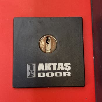 Aktaş Çelik Kapı Küf Ve Pas Lekeleri