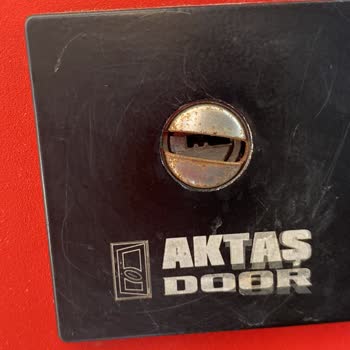 Aktaş Çelik Kapı Küf Ve Pas Lekeleri